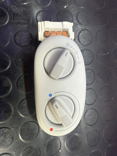 2000 2010 seat - /,
